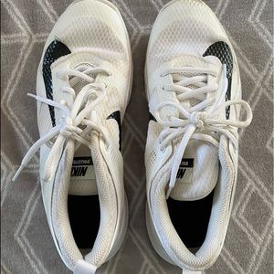 NIKE Volleyball Shoes Size 9